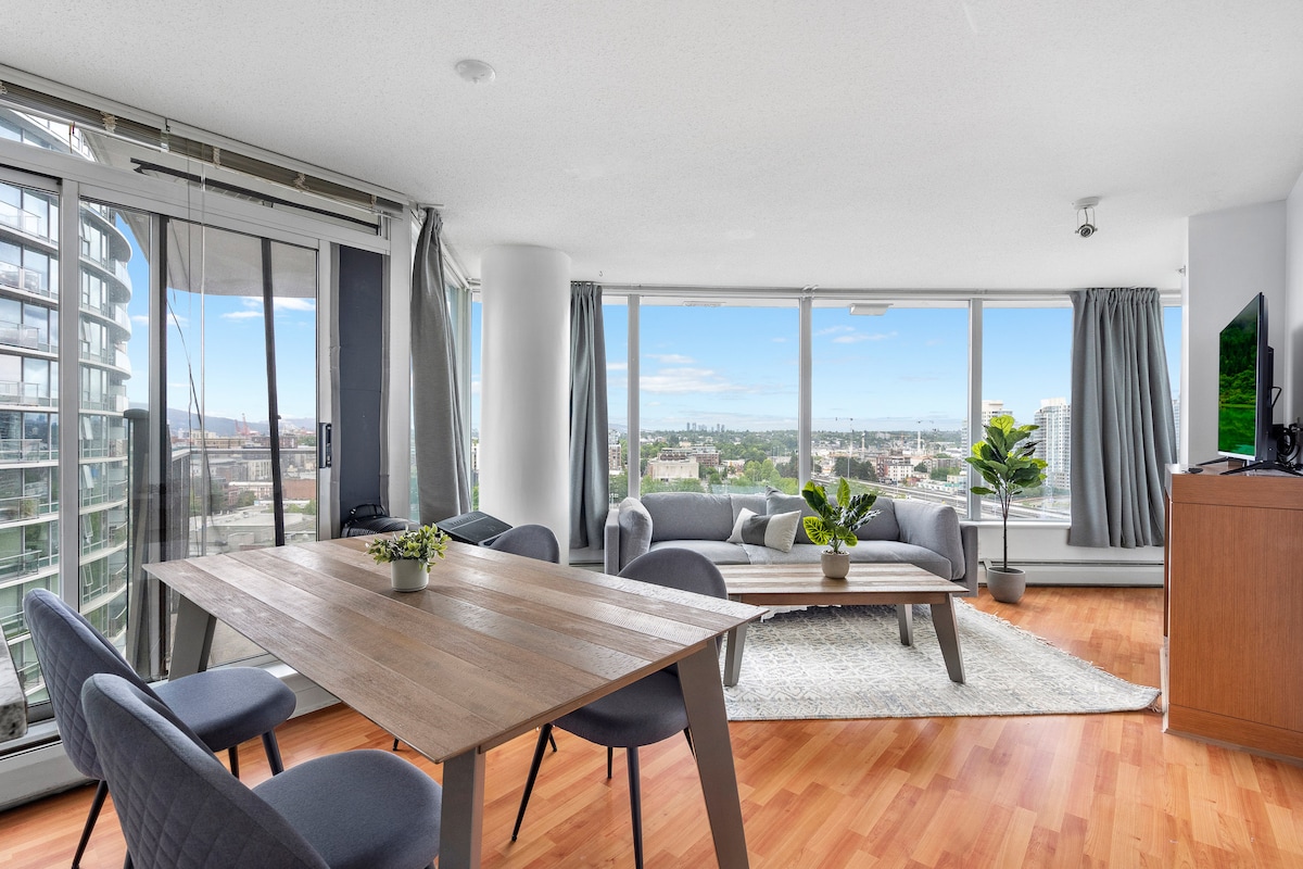 Newly Furnished Downtown Suite