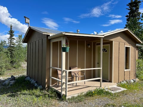 2 Bedroom Cabin #7 w/ Private Bathroom & Breakfast