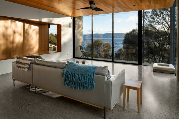 Luxury Home with Beach Access & Private Hot Tub gallery image 5