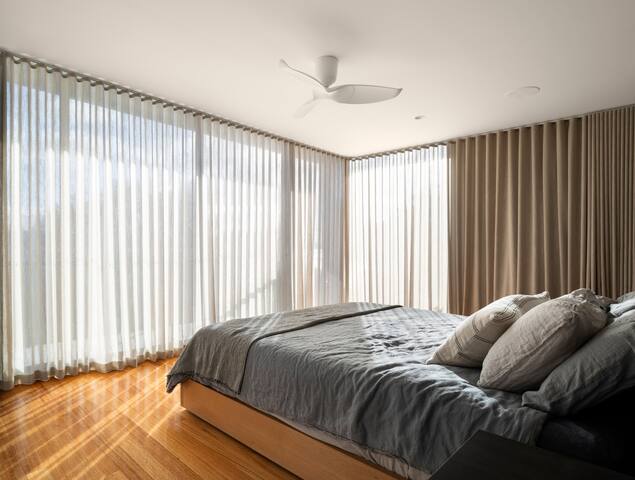 Luxury Home with Beach Access & Private Hot Tub gallery image 4