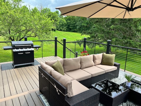 Blissful retreat|Hot tub|Playroom