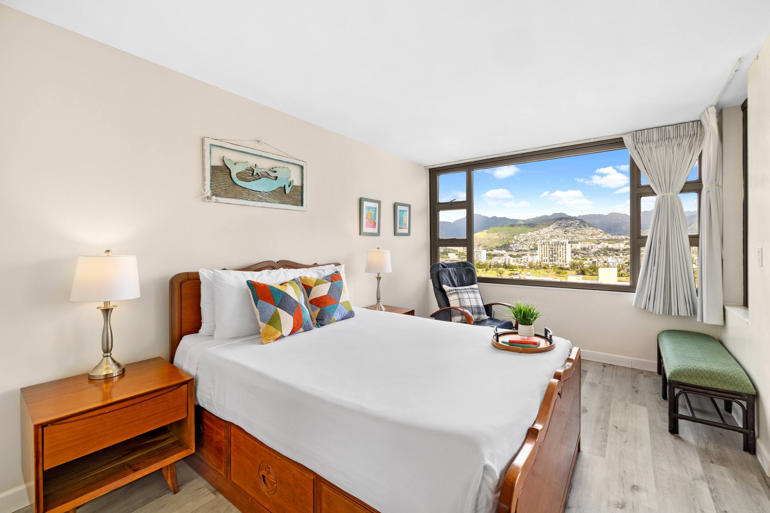 Condo in Honolulu · ★4.82 · 1 bedroom · 2 beds · 1 private bath - Image 12