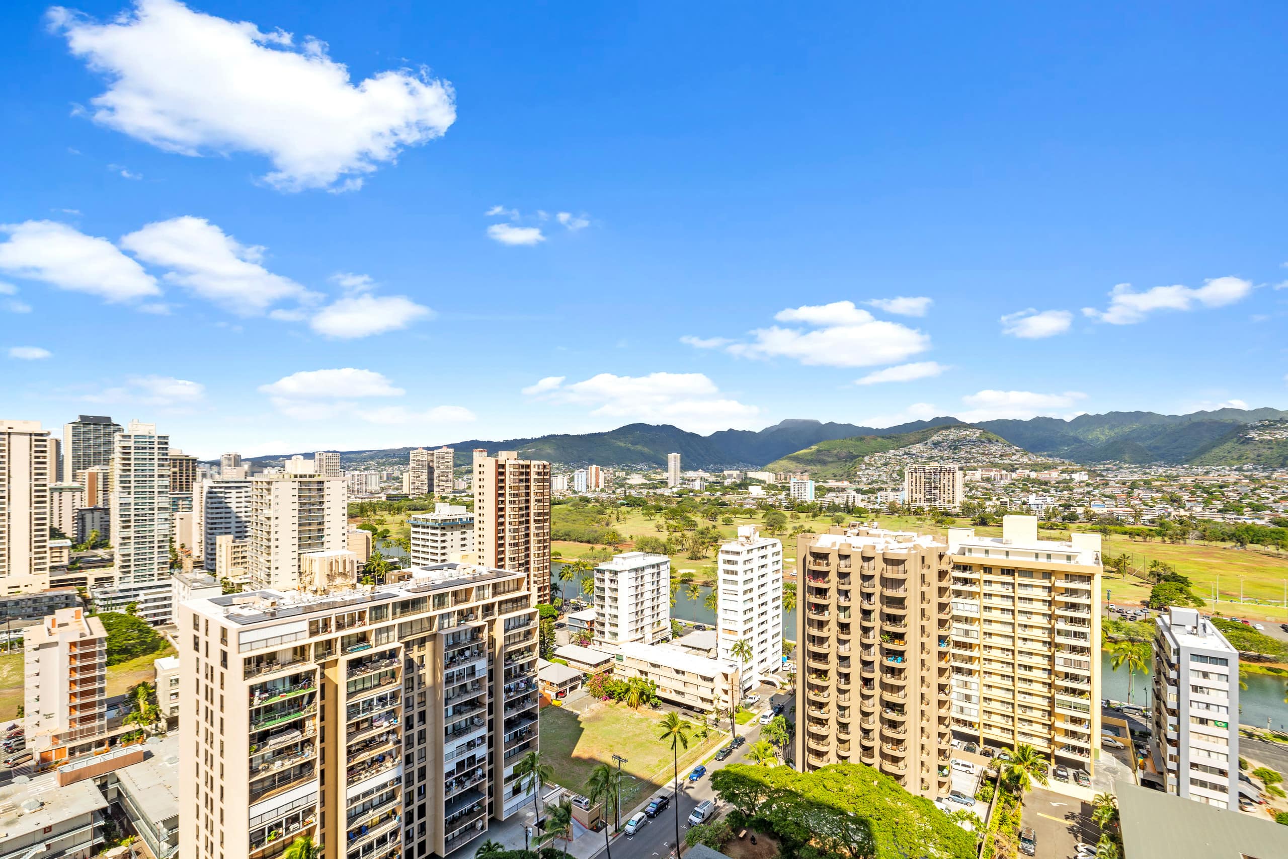 Condo in Honolulu · ★4.82 · 1 bedroom · 2 beds · 1 private bath - Image 24
