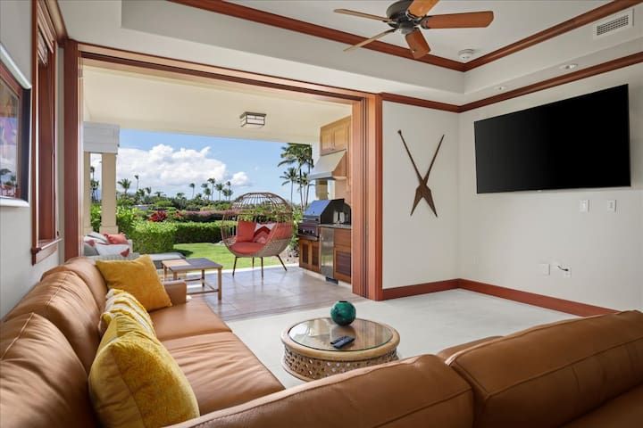 Walk to Sand from Lux Condo w/Hilton Pool Pass gallery image 3