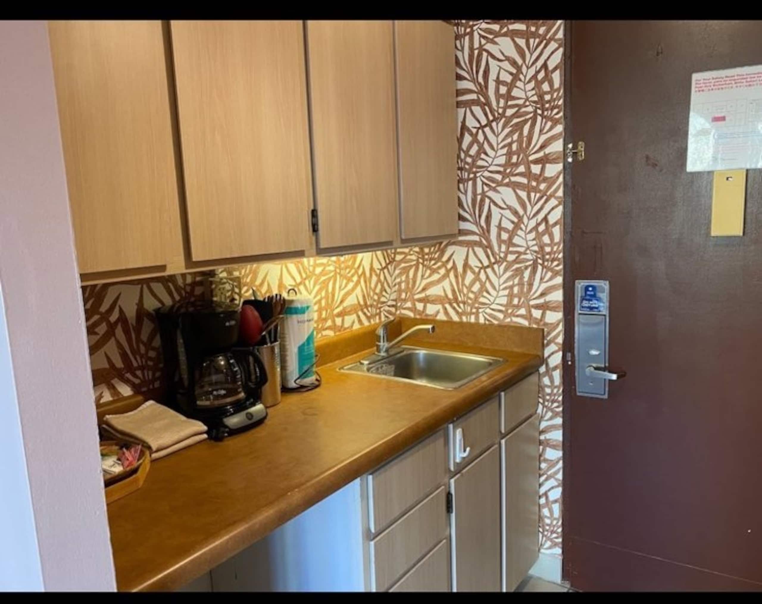 Hotel in Honolulu · ★4.6 · 1 bedroom · 2 beds · 1 private bath - Image 4