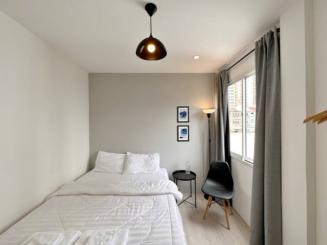 Na Ekkamai Entire Building/ 6 Bedrooms 12guests gallery image 2