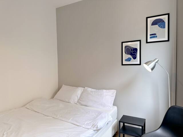 Na Ekkamai Entire Building/ 6 Bedrooms 12guests gallery image 4