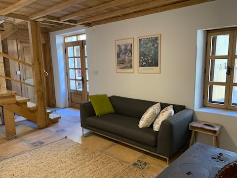 Popular Airbnb listing: Well Renovated House with garden in İmbros