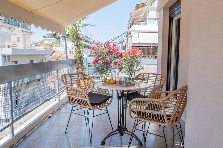 Almost a Penthouse But Better W Acropolis Glimpse