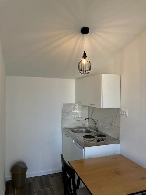 Top performing Airbnb: Entire Studio Apartment - Apartments Mira Bečići in Bečići