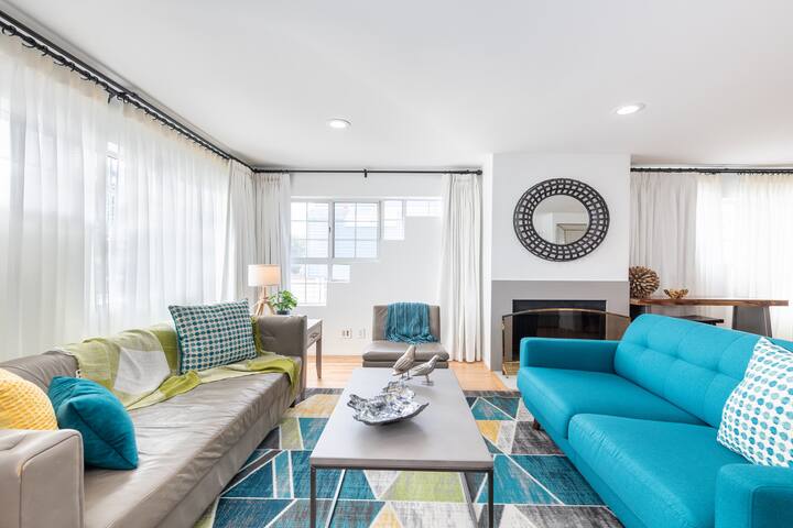 Contemporary Venice Beach Home – Block to Beach gallery image 5