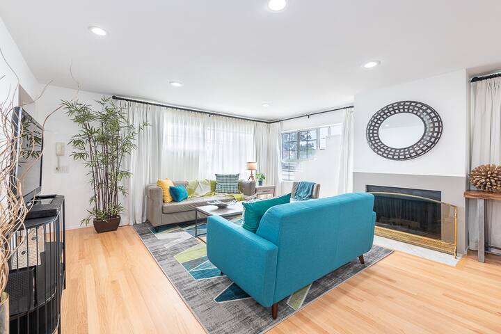 Contemporary Venice Beach Home – Block to Beach gallery image 4