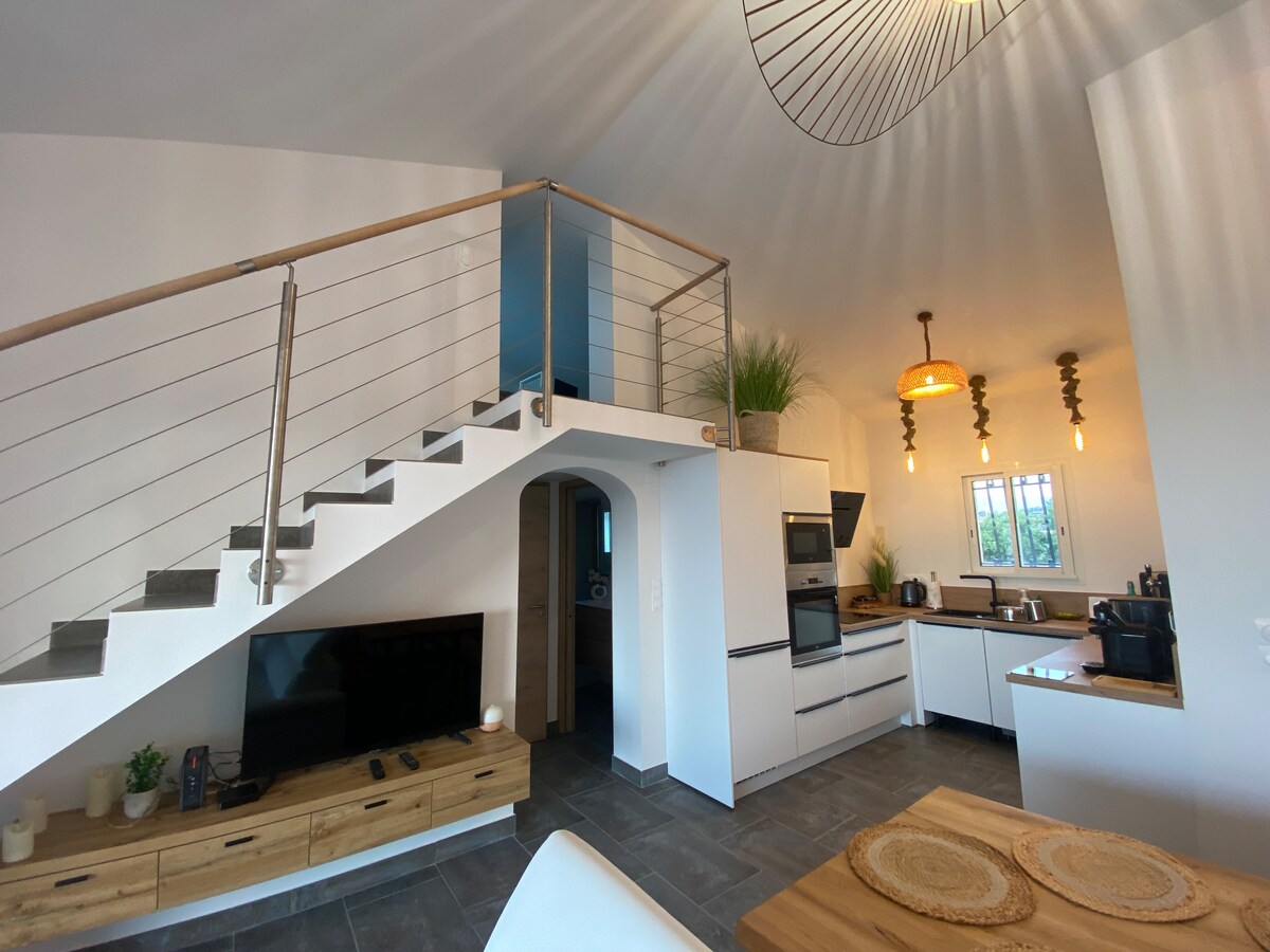 Leistungsstarkes Airbnb: sea view villa with pool in Corse