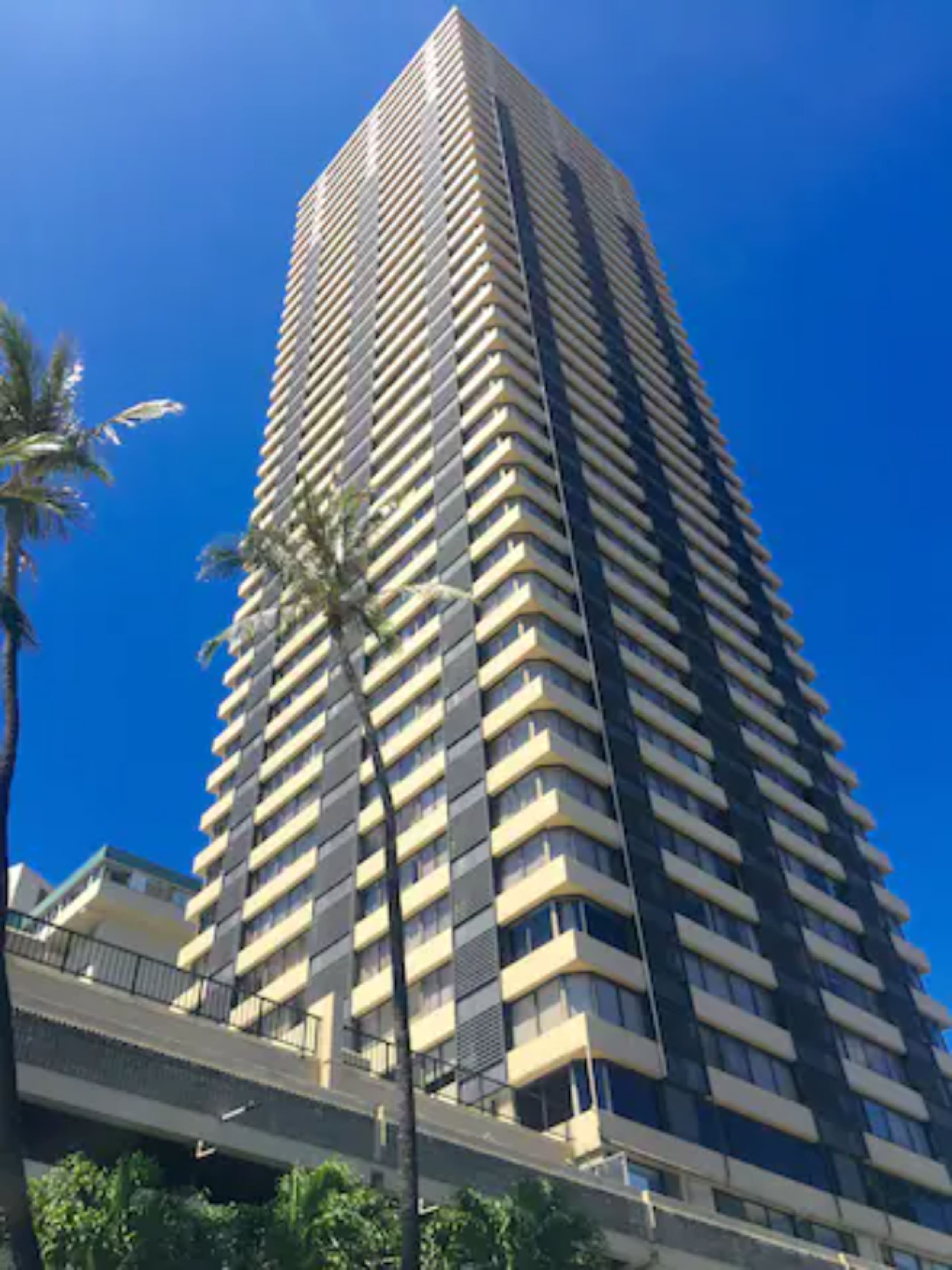 Penthouse Waikiki Panorama Ocean/Mountain Views - Image 9