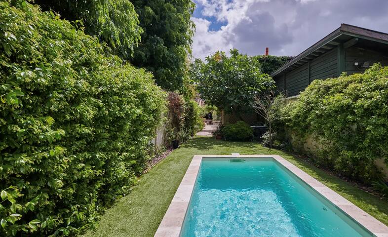 Bordeaux centre, maison 260m², jardin et piscine. gallery image 3