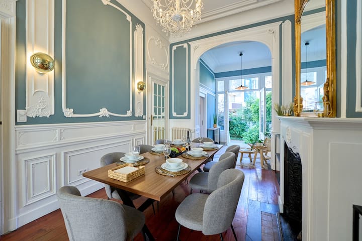 European Union and Grand Place. Luxurious 6-BR Man gallery image 2