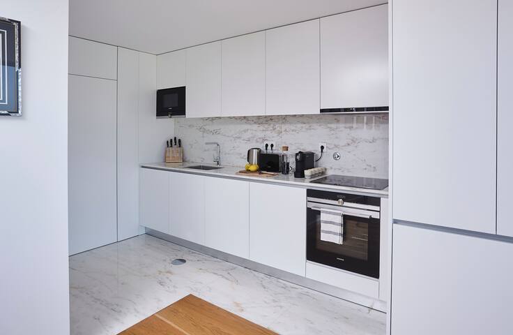 Porto Sunset flat gallery image 5