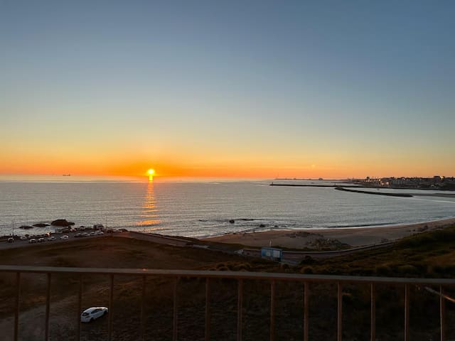 Porto Sunset flat gallery image 2