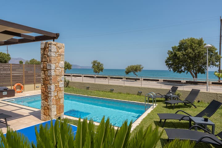 Villa Per Mare – Steps Away from the Beach