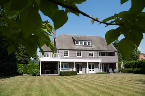 Long Island Villa in the green heart of Antwerp