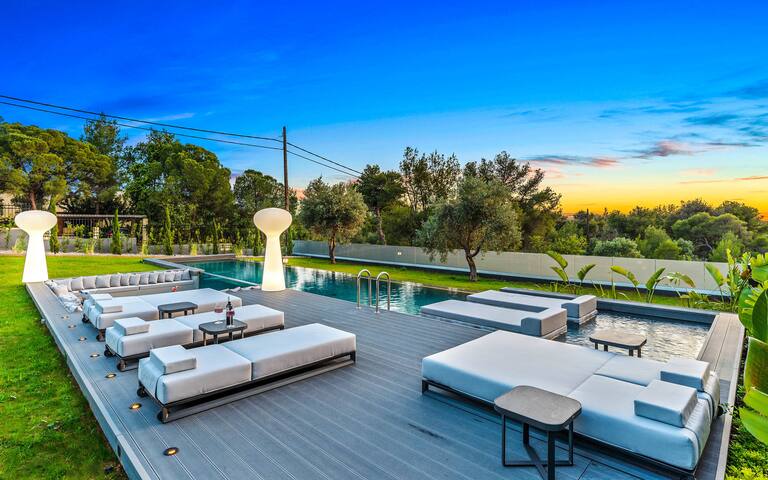 5′ to Chania City / Luxury Villa with Heated Pool gallery image 2