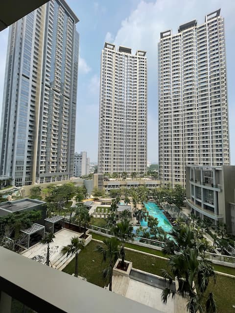 08i Lux 1br suite fits 4 pool view netflix