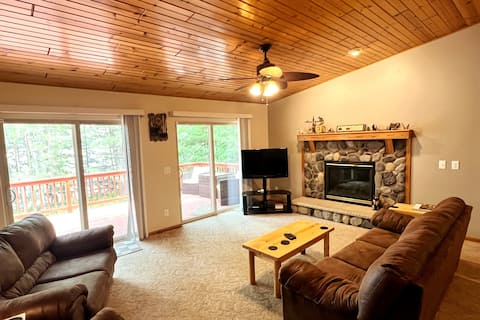 New! Castaway Bay - Lakefront w/ trail access