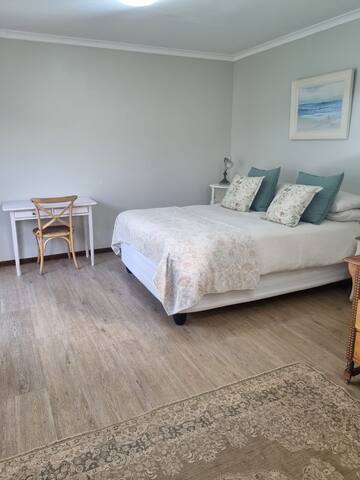 West Coast Cottage gallery image 3