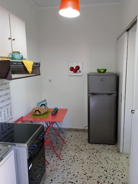 Top performing Airbnb: Apartment with XL balcony in Gazi in ΚΕΡΑΜΕΙΚΟΣ
