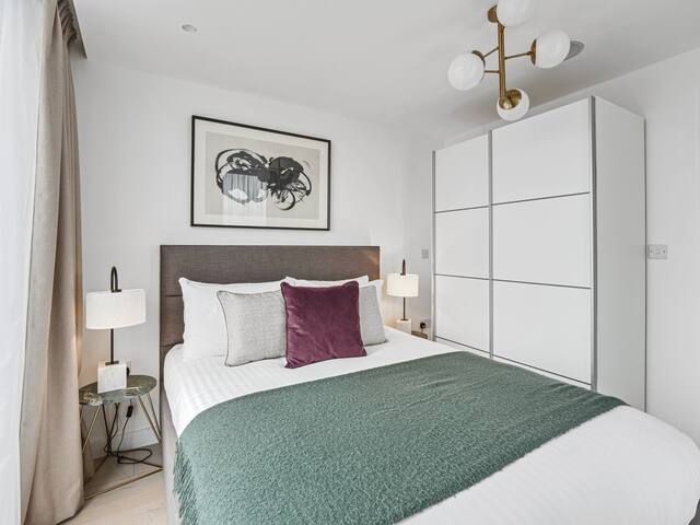 Luxurious Three-Bed Penthouse in Southwark gallery image 5