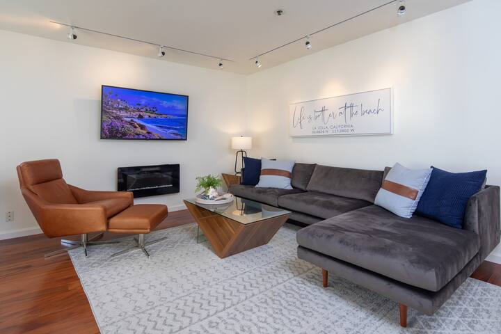 NEW! Oceanfront La Jolla Village View gallery image 4