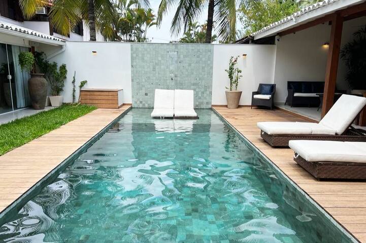 Casa Champagne acesso à praia – condo Santa Mônica gallery image 3