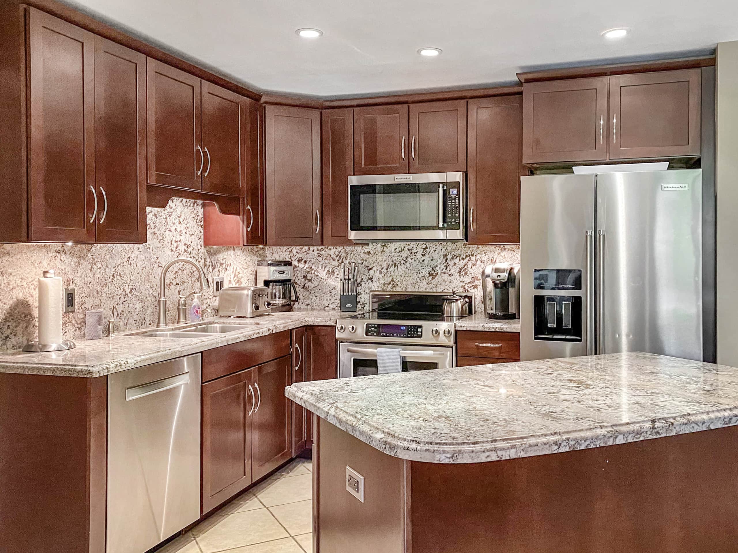 Condo in Kihei · ★4.98 · 1 bedroom · 2 beds · 1 bath - Image 5