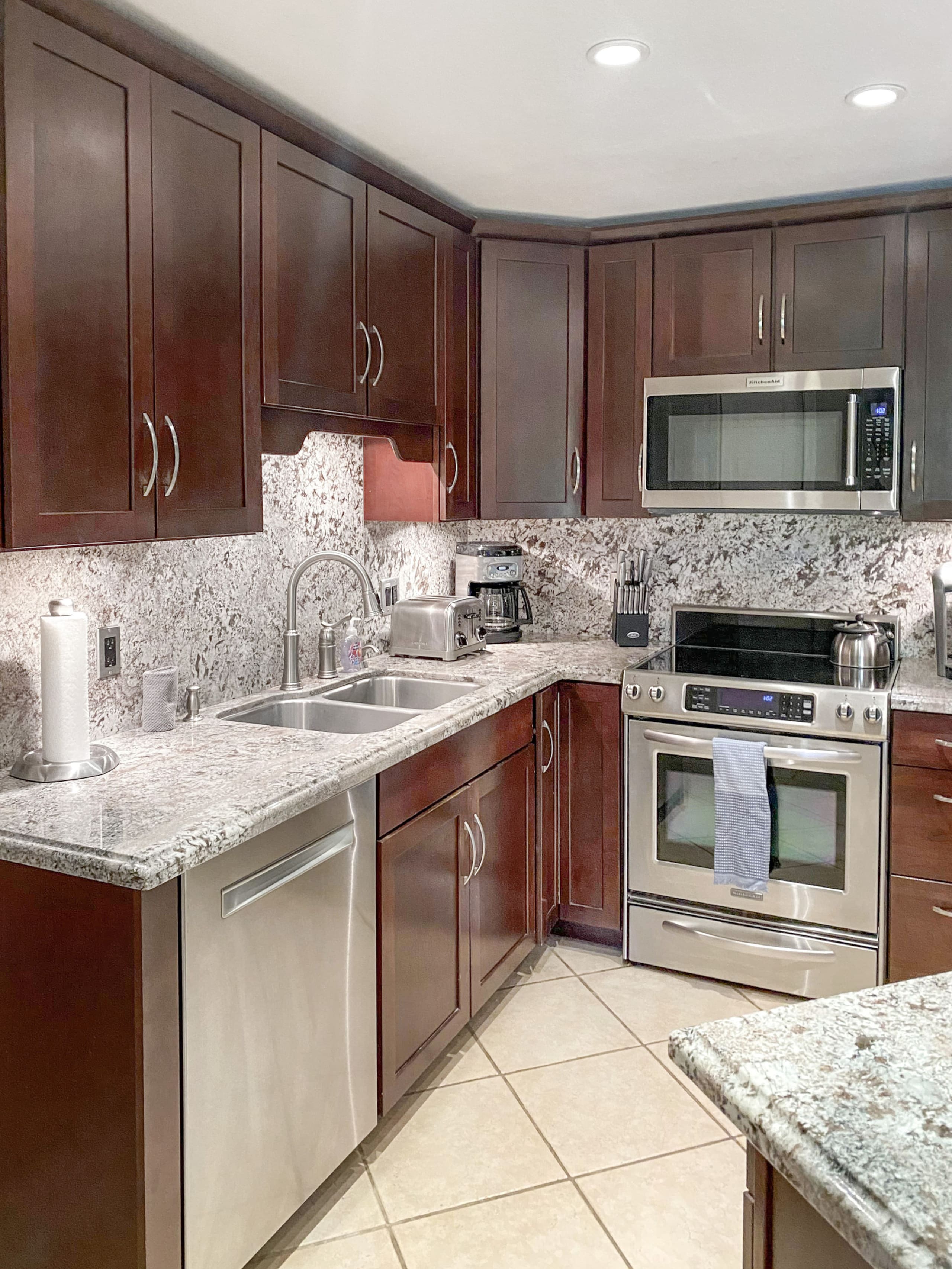 Condo in Kihei · ★4.98 · 1 bedroom · 2 beds · 1 bath - Image 7