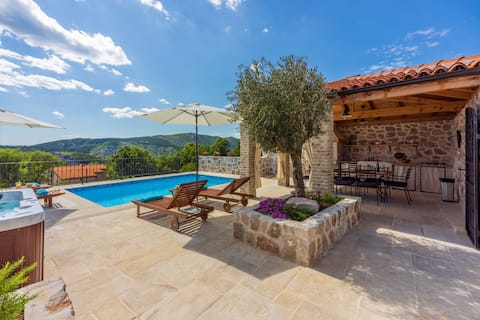 Top Airbnb: Stone Villa Mavrić in Vinodolska Općina
