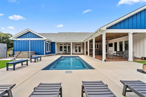Large Luxury Home Private Pool OWA/Beach 15 min.