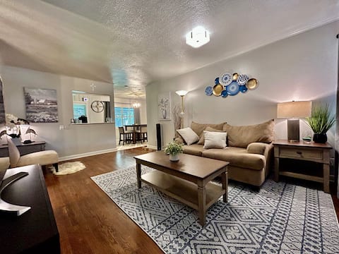 Popular Airbnb listing: Modern Cottage Home (close to NRG Stadium) in Houston