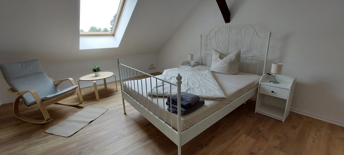 Schlafzimmer 3 (140cm breites Bett)