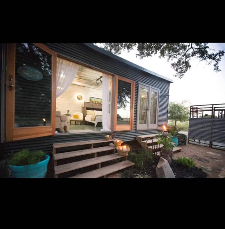 Happy Trails Ranch Retreat Tiny houses for Rent in Dripping Springs