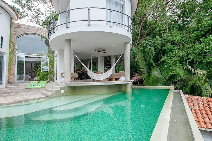 Palmera Vacations managed Airbnb listing 1