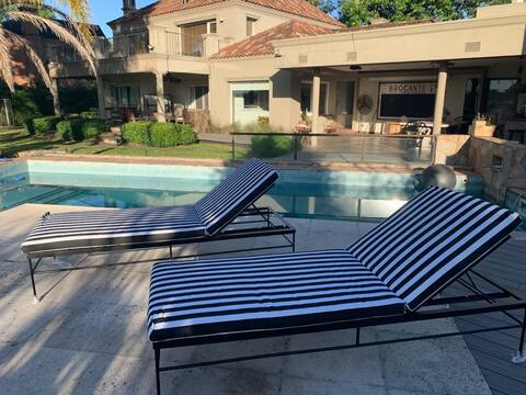 Beautiful Casa  5 ambientes en el Barrio Golfers