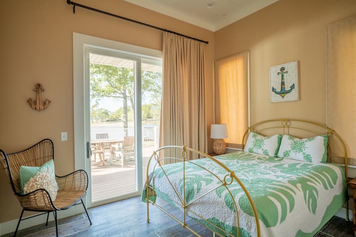 Bedroom number 3 with Queen Size Bed and access to Rear Deck 