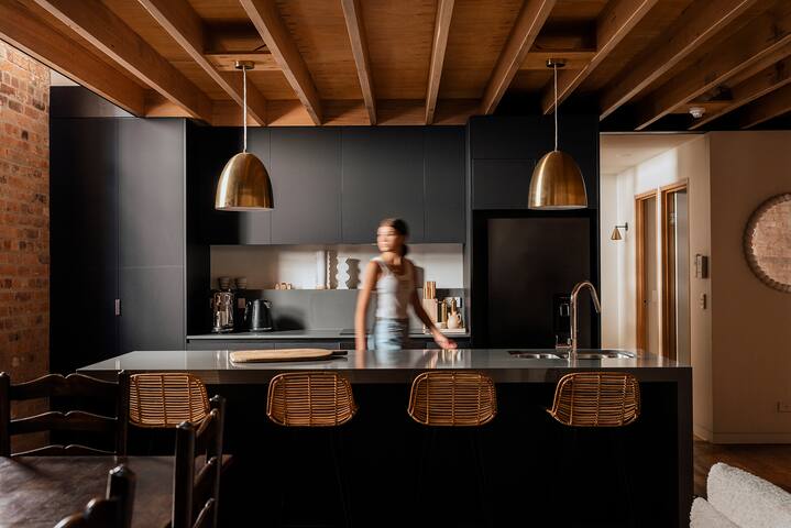 The Rox – Luxury Elizabeth Apartment gallery image 4