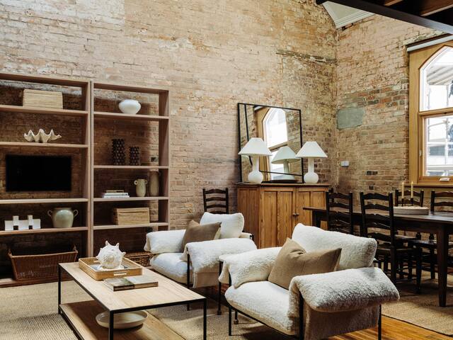 The Rox – Luxury Elizabeth Apartment gallery image 3