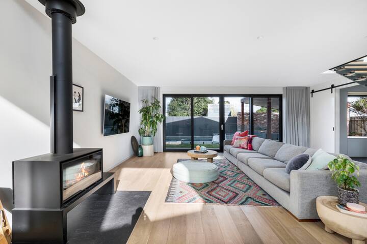 Private Family Retreat! gallery image 5