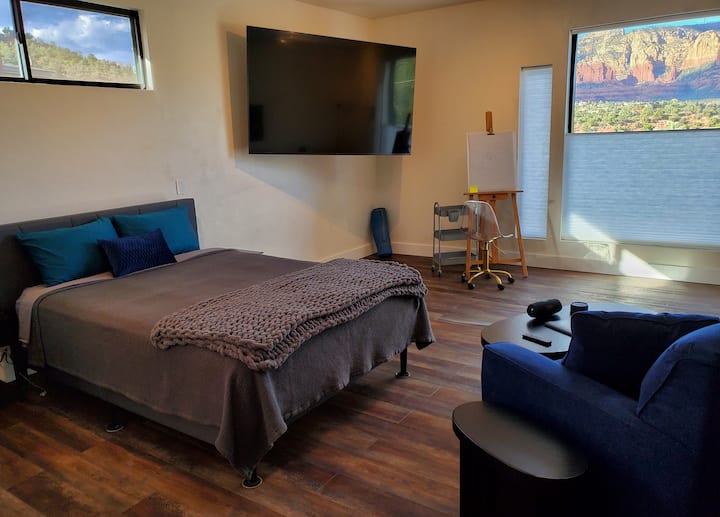 A dreamcloud queen mattress for sweet dreams with a view! Casper pillows and comfy 100% cotton sheets and blanket.