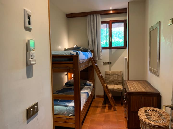 3-Bedroom with bunk beds wall closet