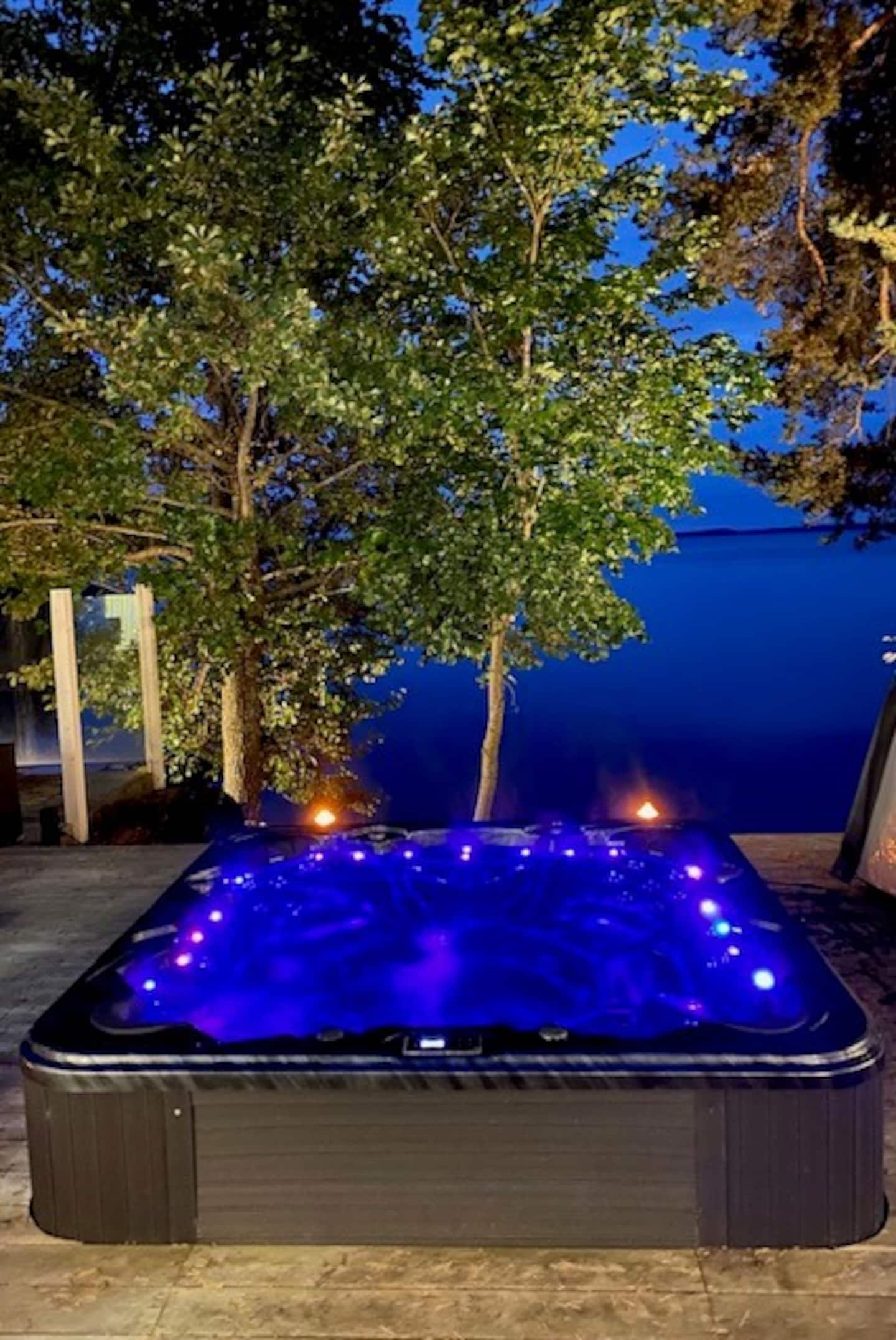Lakeside Villa: Sauna, Jacuzzi & Nature Escape 2