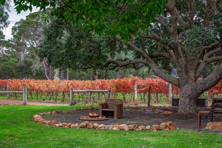 Yallingup Homestead – Lakeside Retreat gallery image 2