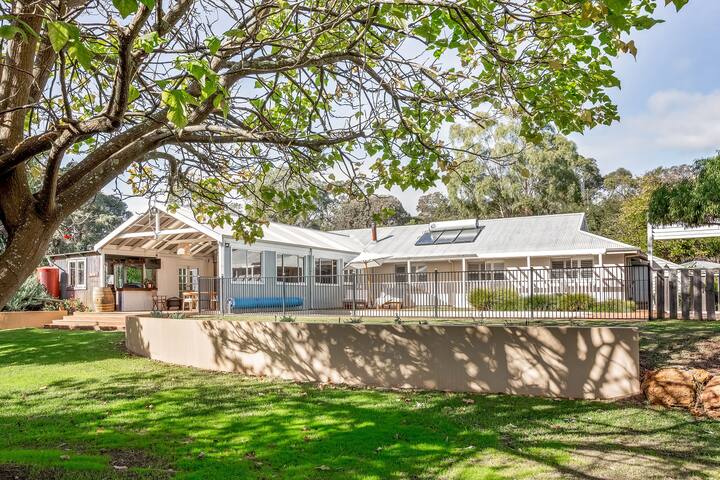 Yallingup Homestead – Lakeside Retreat gallery image 4